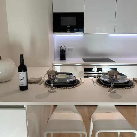 New!! Luxury Avenida Da Liberdade Flat- With Rooftop And Pool Apartment