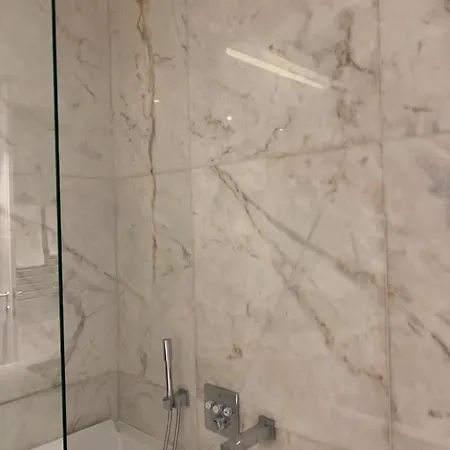 New!! Luxury Avenida Da Liberdade Flat- With Rooftop And Pool Apartment