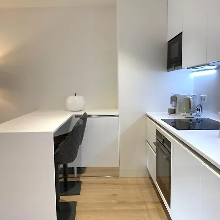 New!! Luxury Avenida Da Liberdade Flat- With Rooftop And Pool Apartament Lizbona