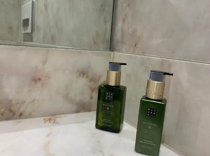 Apartment New!! Luxury Avenida Da Liberdade Flat- With Rooftop And Pool *