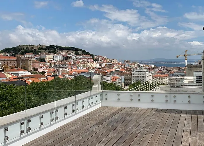 New!! Luxury Avenida Da Liberdade Flat- With Rooftop And Pool * Lisbon