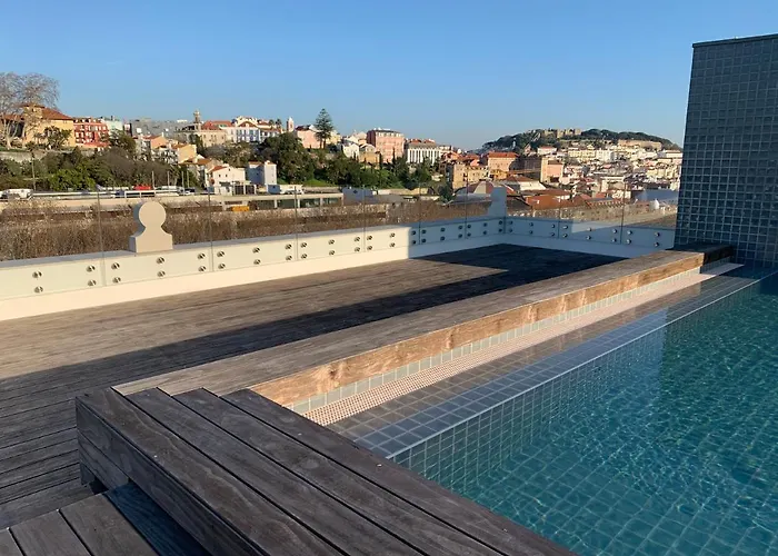 New!! Luxury Avenida Da Liberdade Flat- With Rooftop And Pool * Lisbon