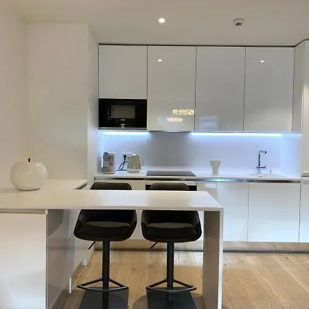 New!! Luxury Avenida Da Liberdade Flat- With Rooftop And Pool Lissabon