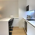 New!! Luxury Avenida Da Liberdade Flat- With Rooftop And Pool Daire Lisboa