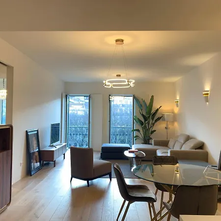 New!! Luxury Avenida Da Liberdade Flat- With Rooftop And Pool * Лиссабон
